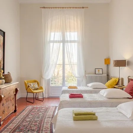 Propriete De Famille De 660M Avec Piscine & Parc Nîmes