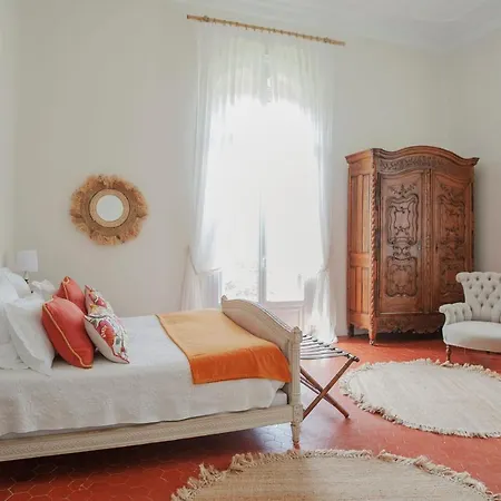 Propriete De Famille De 660M Avec Piscine & Parc Nîmes